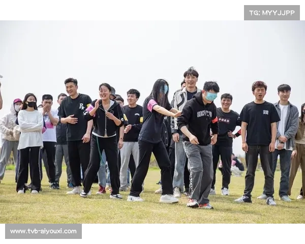 江苏天马主场赛场上演浪漫求婚，球员见证工作人员投手丘求婚成功