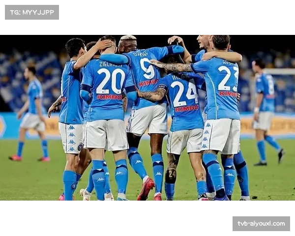 官方：那不勒斯与主帅卡尔佐纳续约至2026年夏天